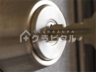 大阪市旭区太子橋の戸建て住宅で玄関扉の鍵修理