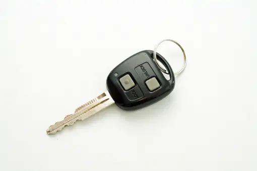 エンジンをかけたままインロック インキーに 車中に鍵が閉じ込められた時の原因 対策一覧 鍵開け 鍵交換 Key110