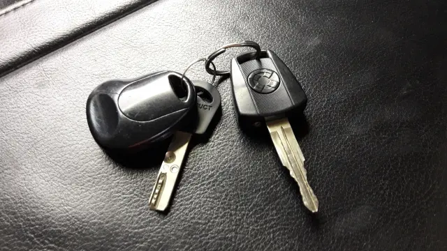 プロが解説 車の鍵 リモコンキー スマートキー の違いについてご紹介 鍵開け 鍵交換 Key110