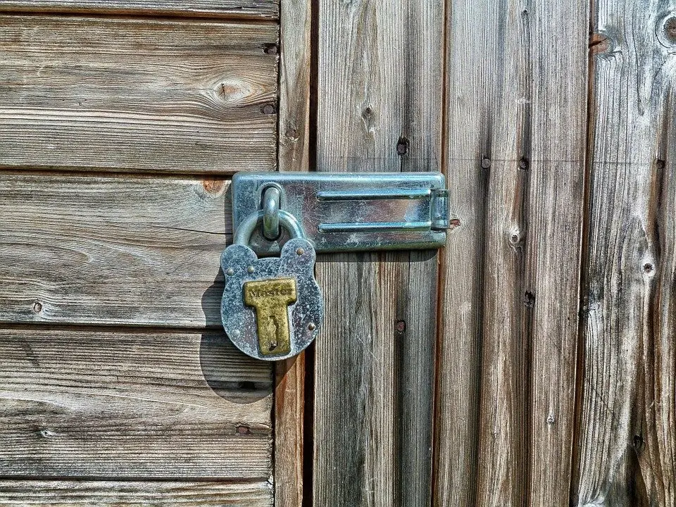 物置の鍵を後付けするメリットと取り付けできる鍵を紹介 鍵開け 鍵交換 Key110