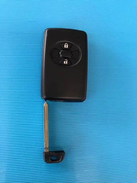 バッテリー上がりのスマートキーどうする 対処法から予防方法を解説 鍵開け 鍵交換 Key110